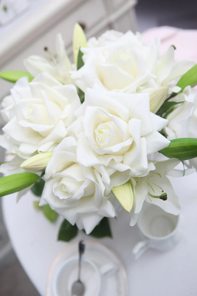 Cote Noire Luxury Lilies & Roses Bouquet- White