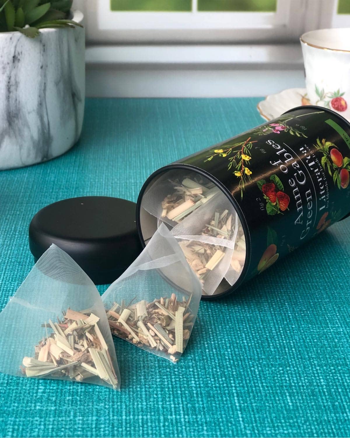 Wuthering Heights Earl Grey Bookish Tea Blend: 12 Tea Bags in Tin Canister